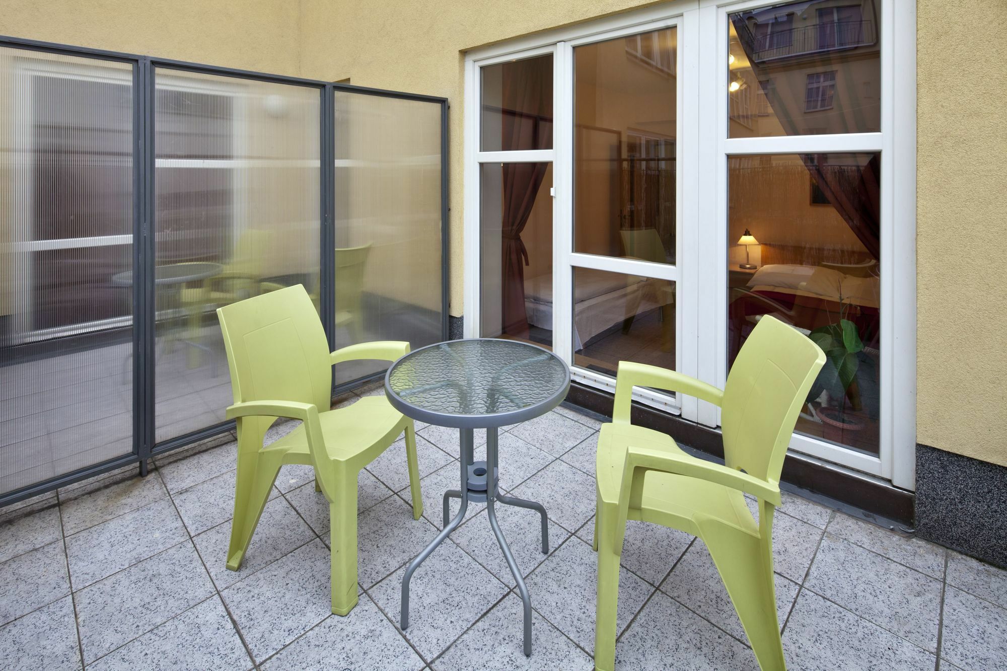 Capital Apartments Прага Экстерьер фото